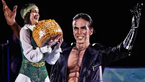 Фото: чак-чак Загитовой, Гуменник — Терминатор, Муравьева — статуя. Как фигуристы закрывали сезон