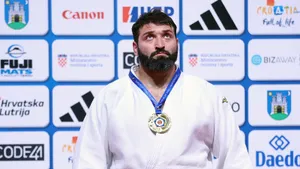 Запад в печали: русских убирают и лишают флага, а они крушат рекорды. Еще одно золото у богатыря из Осетии