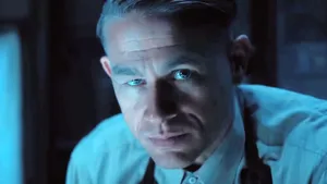 Посмотрела новый сезон «Монстра» о маньяке Эде Гине: хит Netflix пугает сразу по двум причинам