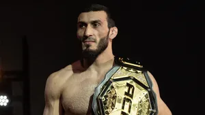 Самого доминирующего бойца России освистали на турнире ACA! Гасанов разобрал опасного нокаутера под гул фанатов