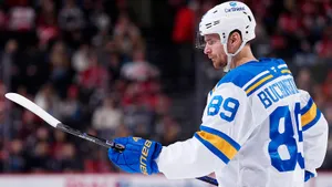 Русский хоккеист — главная звезда американского клуба, но от него могут избавиться! Что происходит с Бучневичем