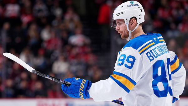 Русский хоккеист — главная звезда американского клуба, но от него могут избавиться! Что происходит с Бучневичем