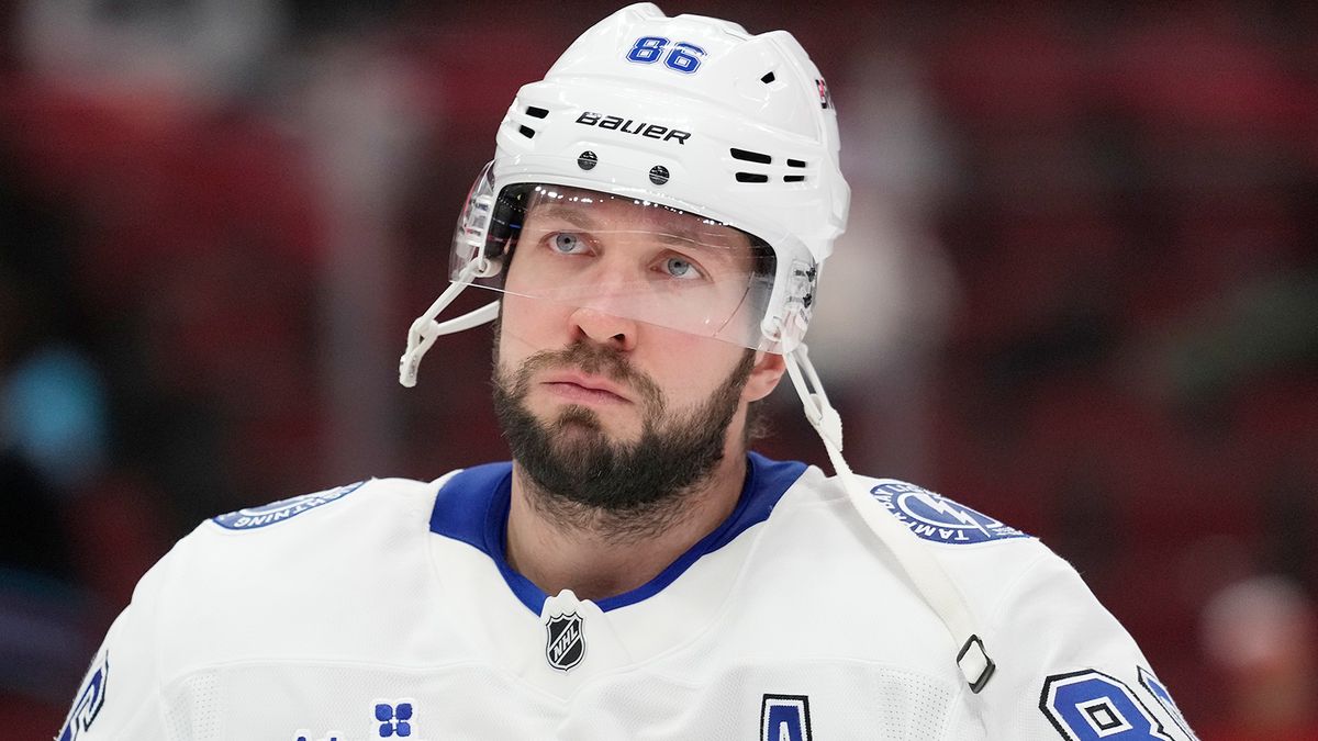 Гол Кучерова не спас «Тампу» от поражения в матче с «Колорадо»