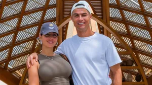 Роналду сбежал ото всех на закрытый остров. Заплатил огромные деньги, чтобы скрыться на роскошной вилле