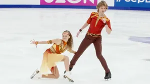 Сын крутого русского тренера в лидерах на Гран-при России. Летом они ездили за помощью в США