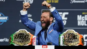 Вынес лучшего бойца мира за 13 секунд, первым взял два пояса UFC! Вот почему Макгрегор самый популярный в истории