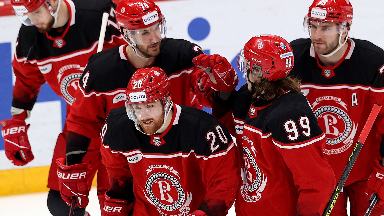 витязь хк сочи 2 февраля. витязь сочи 6 февраля. прямой эфир витязь и сочи поцелуй 18. витязь игра. сочи витязь девушка.