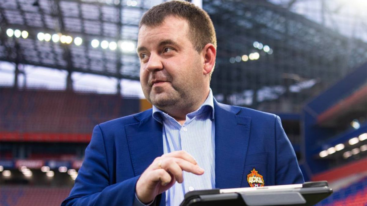 Бабаев назвал некорректным поведение болельщиков, оскорблявших спортдиректора Шевелева: «ЦСКА непросто вдвойне»