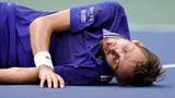 Медведев упал на корт сразу после победы над Джоковичем в финале US Open: видео первых эмоций русского теннисиста