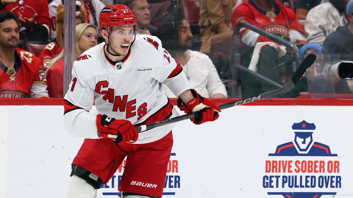 Никишин забил 1-й гол в НХЛ