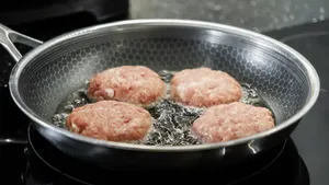 Добавляю сахар в фарш для котлет: одна хитрость полностью меняет вкус