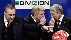 «Спартак» выгнал двух легенд в один день! У красно-белых проблемы — виноватыми сделали Ковалева и Кравчука