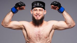 Первый татарин в UFC попытается вернуться в топ-15. Фахретдинов подерется с ветераном из Дании