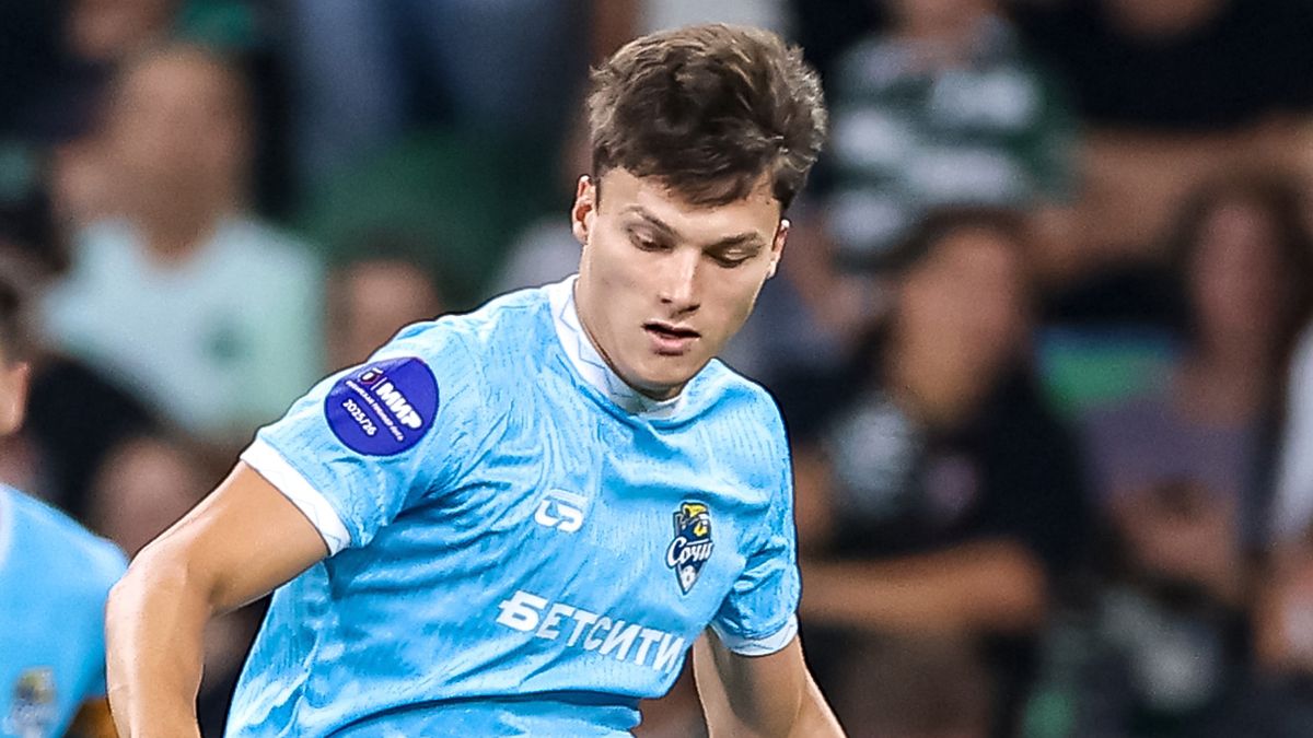 «Круто, когда в топ-клубах доверяют молодым. Зато у «Зенита» шесть чемпионств подряд в РПЛ», — Васильев