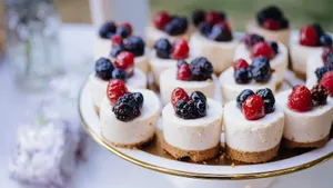 Смешиваю два ингредиента и получаю конфеты со вкусом чизкейка: забила ими холодильник — настолько вкусно