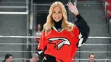 Лопырева призналась, что стала болельщицей «Авангарда»: «C сегодняшнего дня я немножечко «ястреб»
