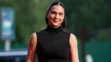 Красотка-фигуристка стала журналистом — взяла интервью у Загитовой и смеется над хоккейными хейтерами 