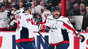 Овечкин творит невозможное в 40 лет! Великого русского провоцировали на драку — он ответил невероятным хет-триком 