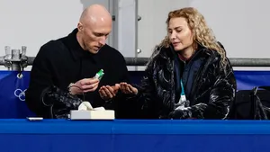 Встретил Тутберидзе на Олимпиаде — ее угощал легендарный француз, а грузинский чемпион говорил о россиянах