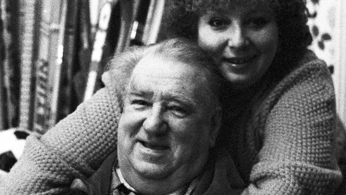 Тарасова  о скромной жизни в СССР: Папа сказал маме  тебе советская власть дала жилплощадь, вот на ней и живи