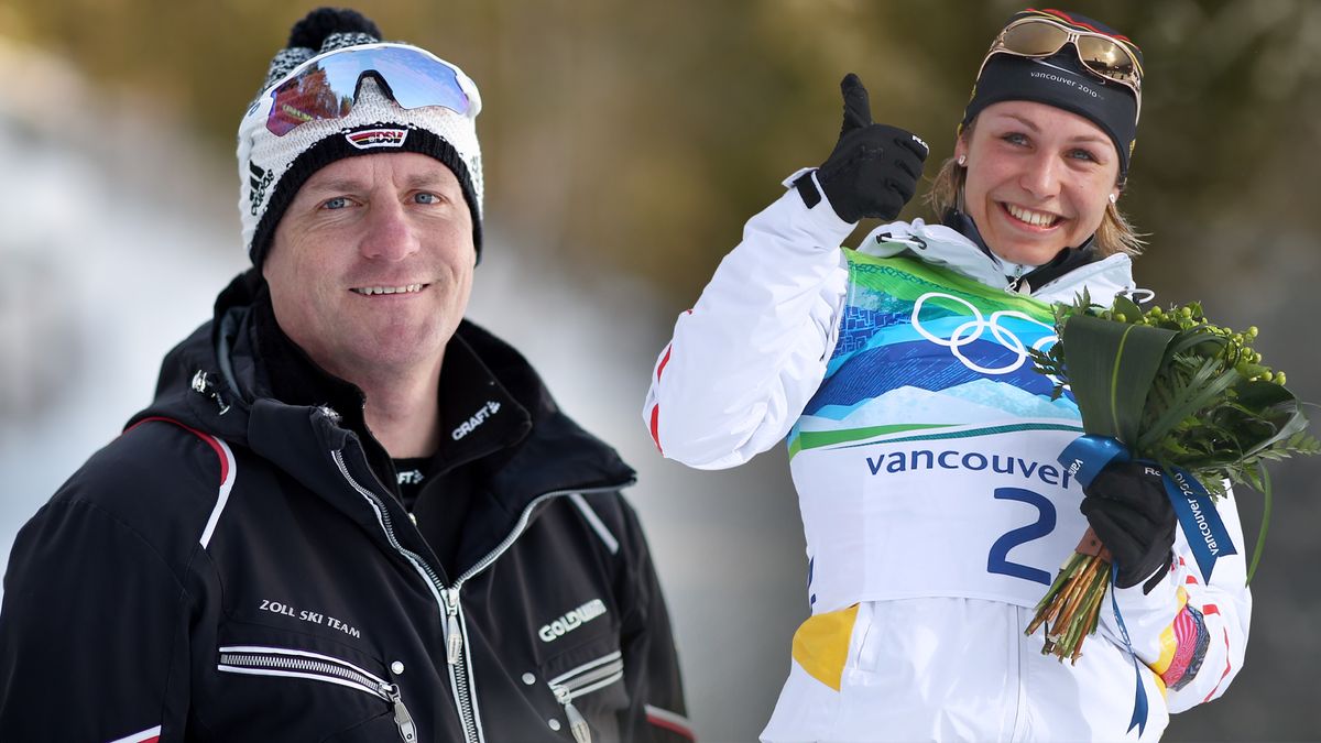 Звезда биатлона Нойнер заставила тренера совершить самый безумный поступок в жизни. Он проиграл спор Лене