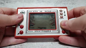 Загадка «Ну, погоди!»: кто создал легендарную электронную игру про волка и яйца в СССР