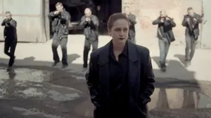 Посмотрела премьеру второго сезона сериала «Дети перемен» про 90-е: будет очень больно