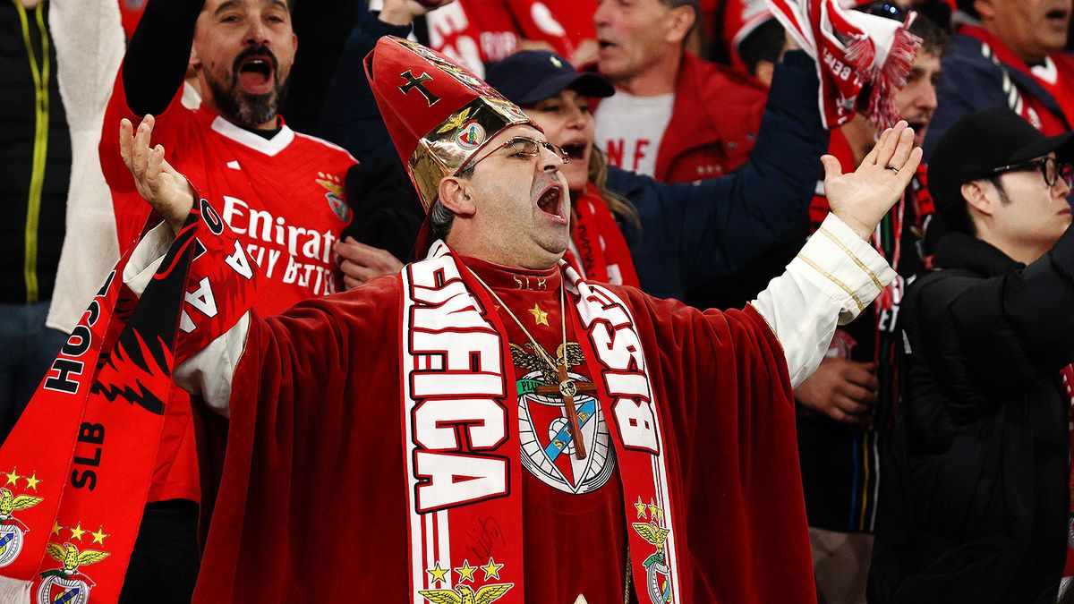 «Бенфика» после четырех поражений подряд обыграла на выезде «Аякс»