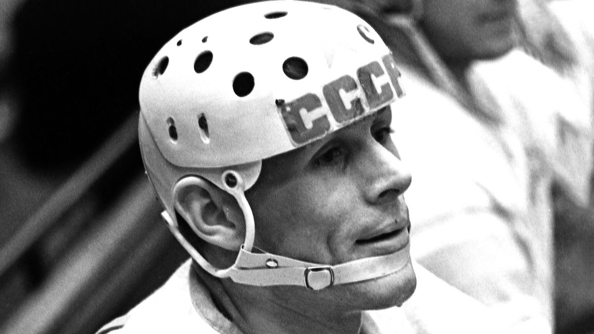 В это трудно поверить — легендарный хоккеист СССР был трехкратным чемпионом страны по футболу! История о Старшинове