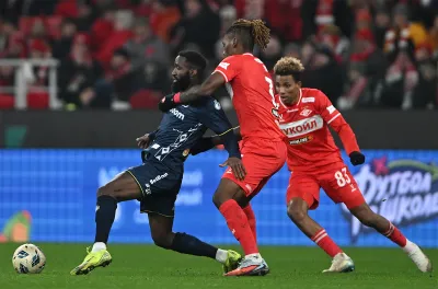 Николя Муми Нгамале, Кристофер Ву