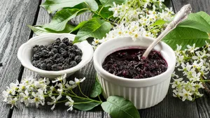 Готовлю вкуснейшее варенье из черемухи с ароматом миндаля: мало, кто знает такой рецепт, вам точно понравится