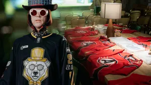 Шоколадное безумие, медведь в золотой бабочке и нашествие джерси. Яркий хоккейный Новый год на Урале