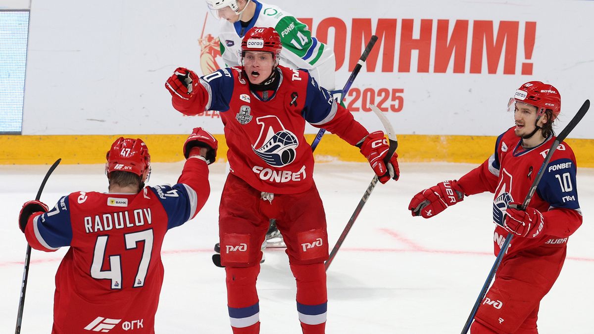 Сурин рассказал, как детство в Воронеже его закалило: «На льду порой команда на команду дрались»