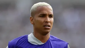 Этот футболист — главный клоун мирового футбола! Он каждый раз доводит зрителей до смеха