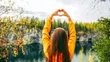 Едем наслаждаться осенью на берег Онежского озера. Нашли бюджетные варианты отдыха в Карелии