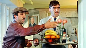 Тест по фильму «Кавказская пленница»: найдите 7 отличий от известного кадра из комедии Гайдая