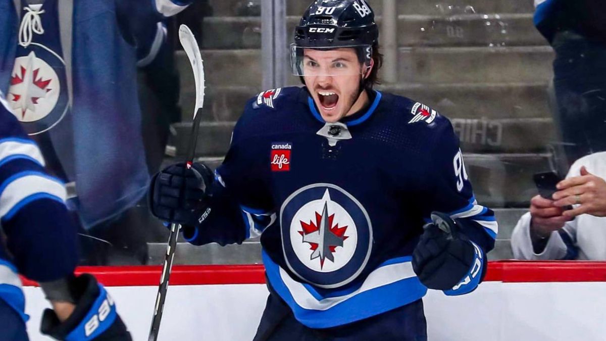 Чибриков продлил контракт с «Виннипегом» на два года