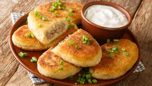 Нужен только фарш и картошка: готовлю вкусные зразы на ужин — все просят добавки