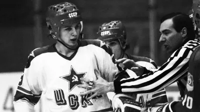 Игорь Ларионов