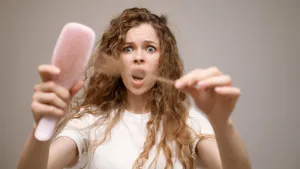 Каждую осень ужасно выпадали волосы, пока не сдала анализы: так узнала причину