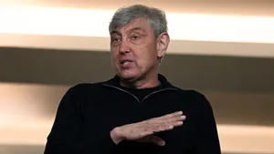 Галицкий объяснил, почему против рукопожатий: «Человечество консервативно»