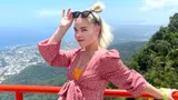 Дразнит язычком! Русская фигуристка закончила со спортом и раскрепощенно показывает свои формы в бикини