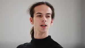 Гуменник впервые вышел на олимпийский лед после скандала с заменой музыки. Он улыбался и удивил даже японцев