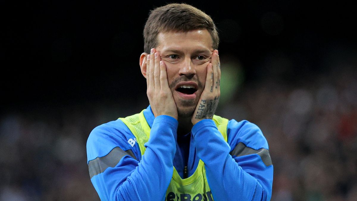 Смолов показал смешное видео с пьяным парнем, который очень на него похож