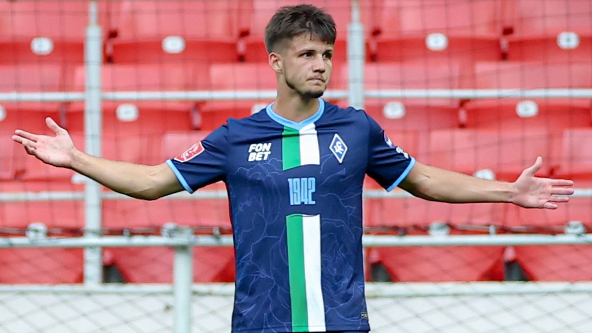 20-летний форвард «Крыльев» Раков успешно перенес операцию