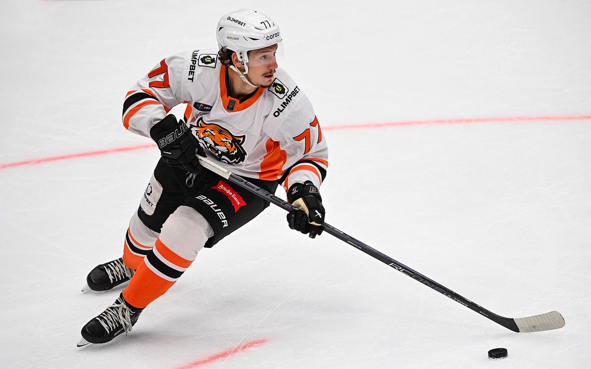 Канадец с российским паспортом Кэмерон Ли покинул «Амур»