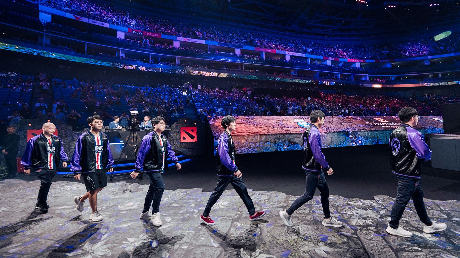 The int. The International по Dota 2. Арена Интернешнл 2021. Кубок the International Dota. Сиэтл дота 2