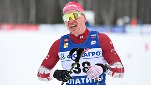 Большунов разделался с вернувшимся из Европы Коростелевым: хватило 3 км. Непряева вообще не попала в призы