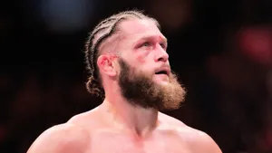 Крутого азербайджанца снова нокаутируют в UFC. Прогноз на Рафаэль Физиев — Мануэль Торрес