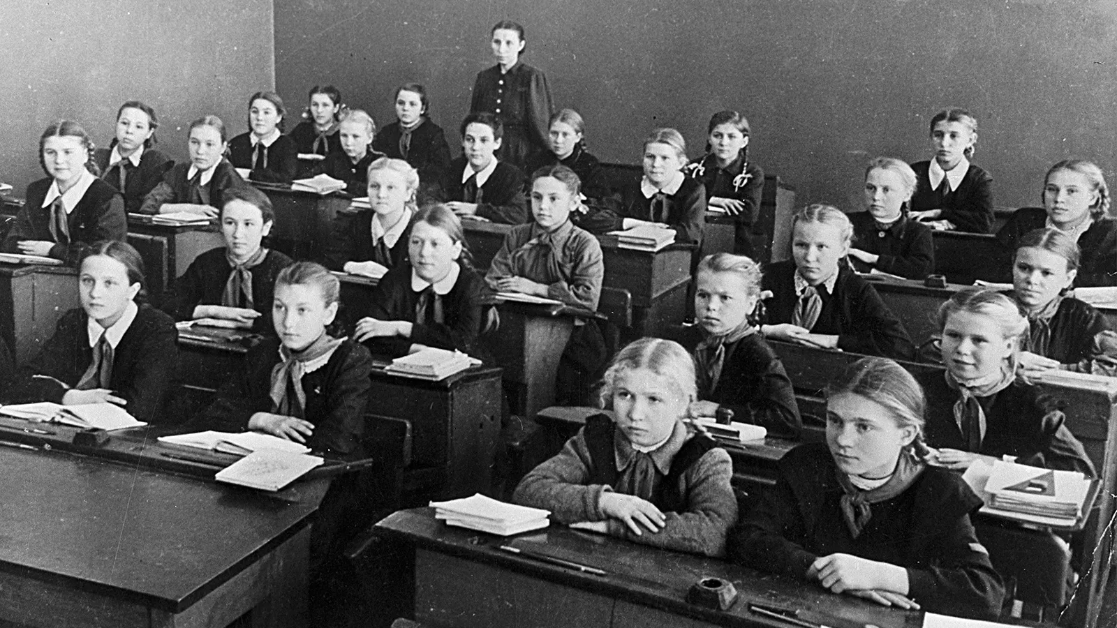 урок секса в школе Этот необычный предмет преподавали во всех школах позднего СССР, ученики  считали Этику и психология семейной жизни идиотским уроком